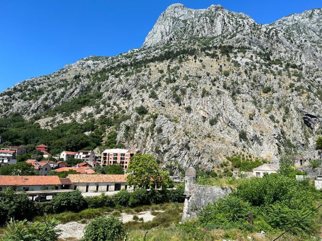 Una Apartments Cattaro Esterno foto